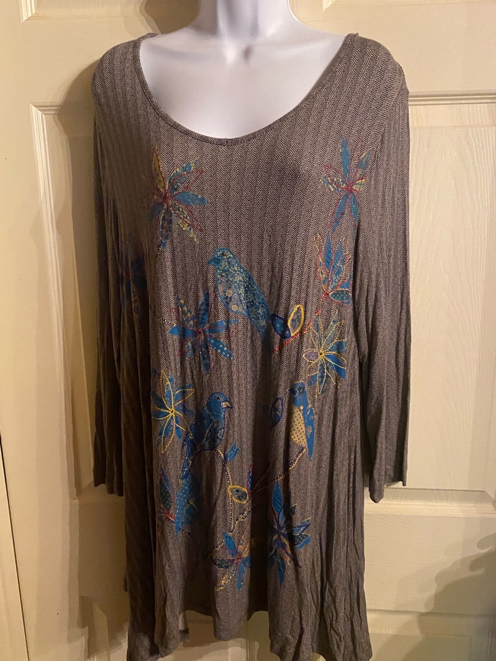 Women's Taupe Floral Bird Print Long-Sleeve tunic